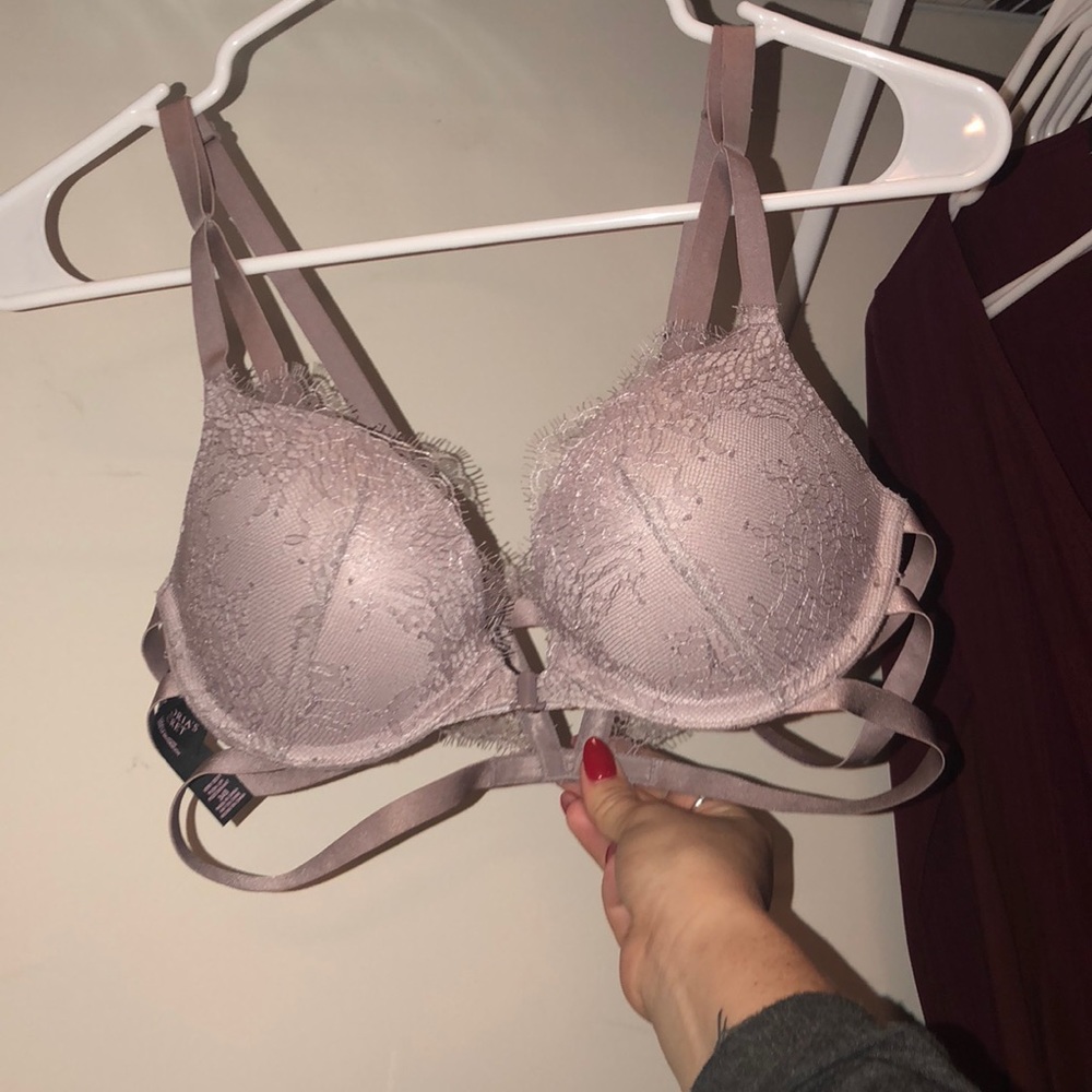 BNWOT Very-Sexy Front Close Push Up Lace Bra